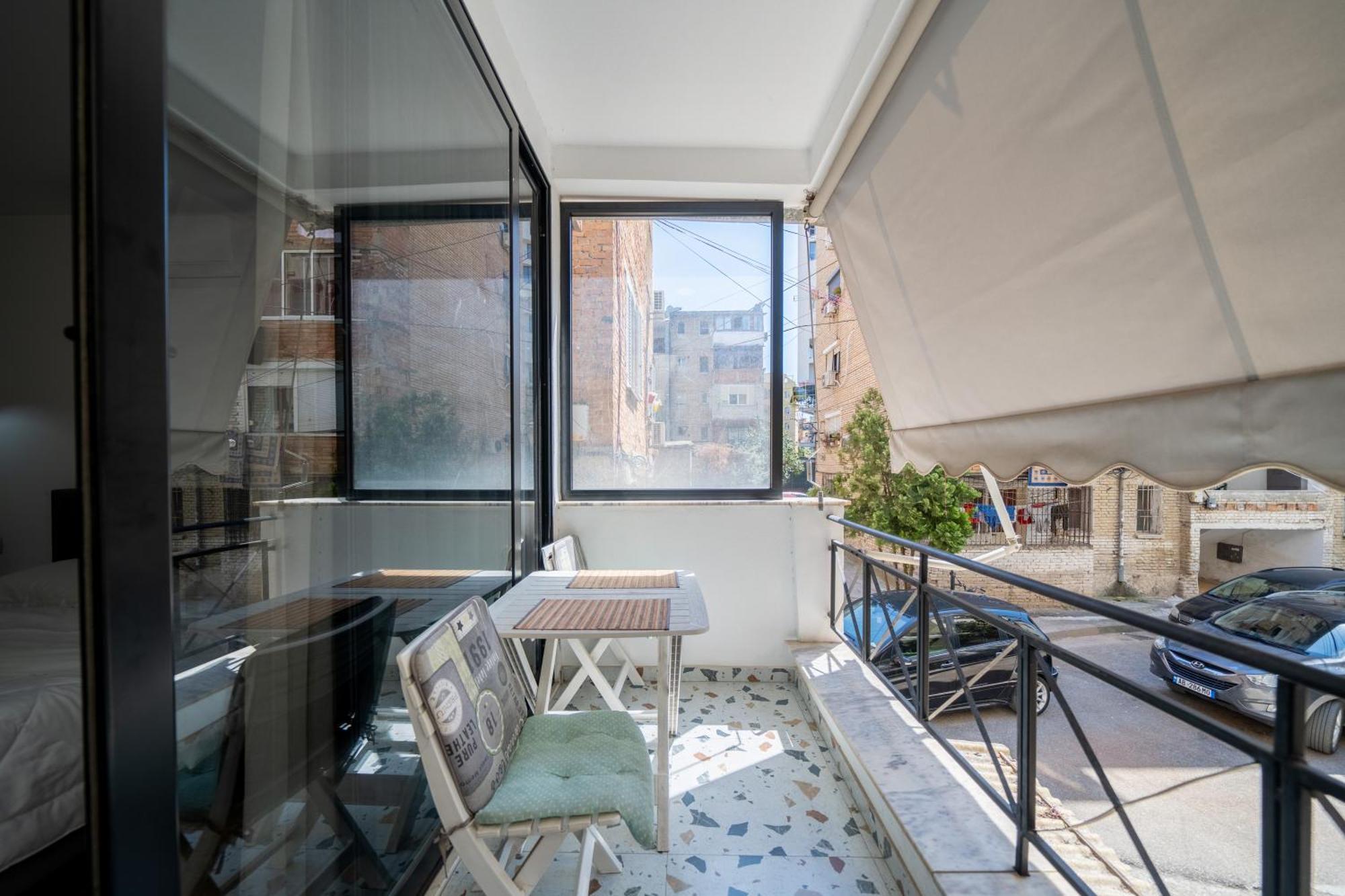 Cosy Urban Central Apartment Tirana Buitenkant foto