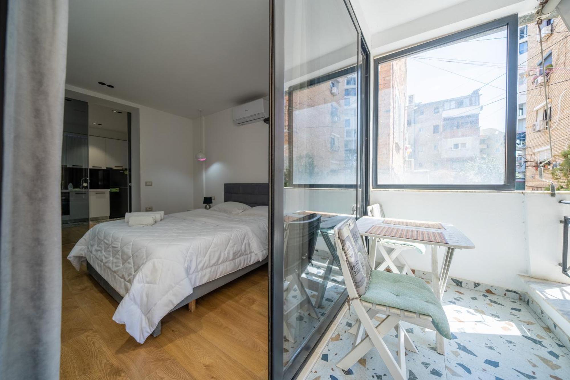 Cosy Urban Central Apartment Tirana Buitenkant foto