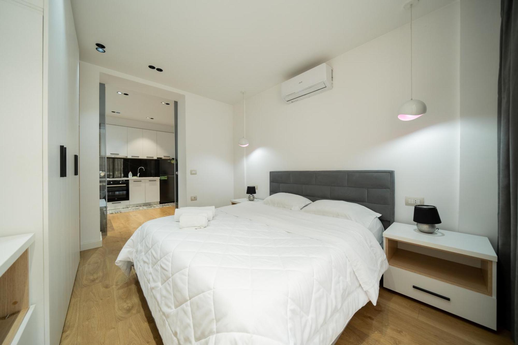 Cosy Urban Central Apartment Tirana Buitenkant foto