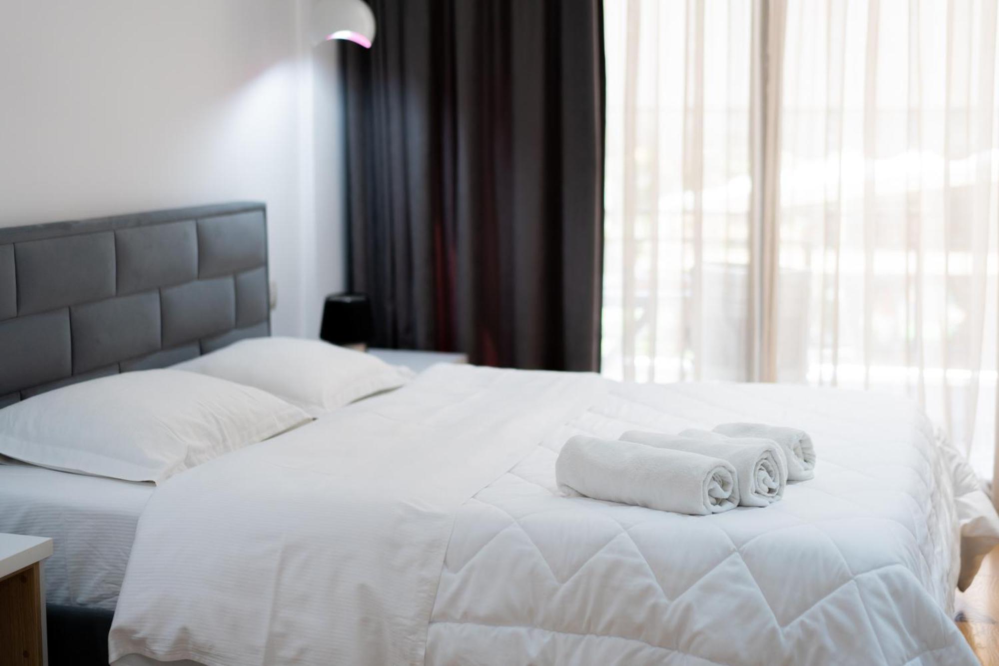 Cosy Urban Central Apartment Tirana Buitenkant foto
