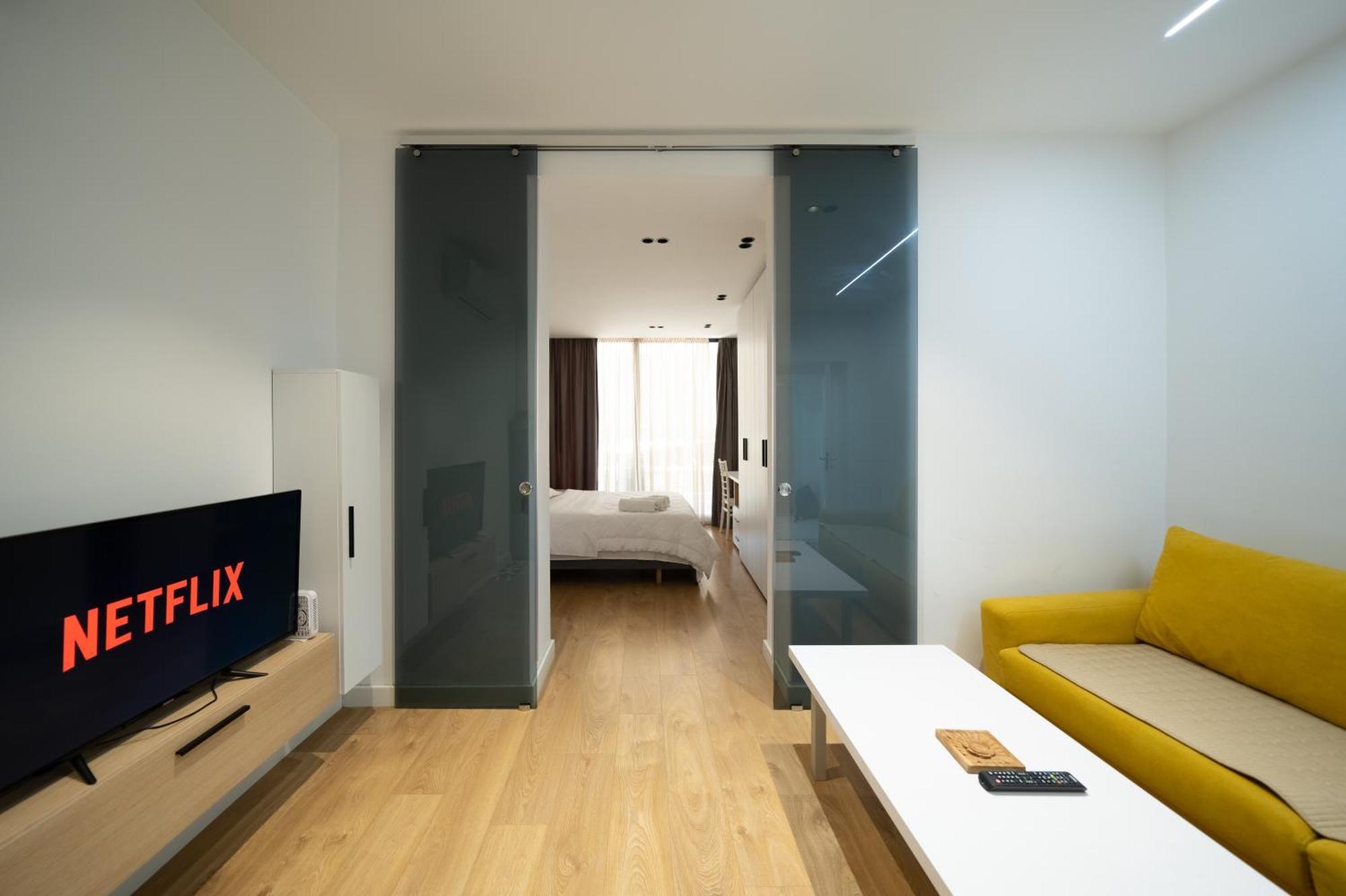 Cosy Urban Central Apartment Tirana Buitenkant foto